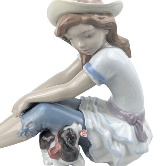2012 Lladró "A Tender Moment" Figurine: Annual Piece Girl with Puppy - Picture 7 of 7